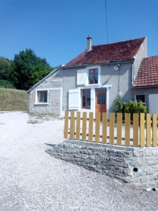 Spacieuse Maison De Mamie ! Pouilly-en-Auxois Exterior foto